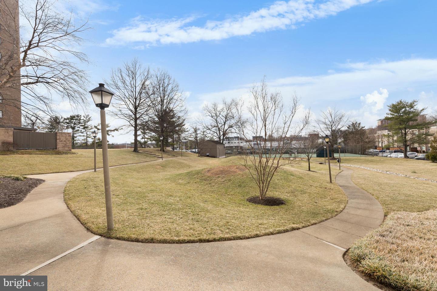 200 N Pickett St #702