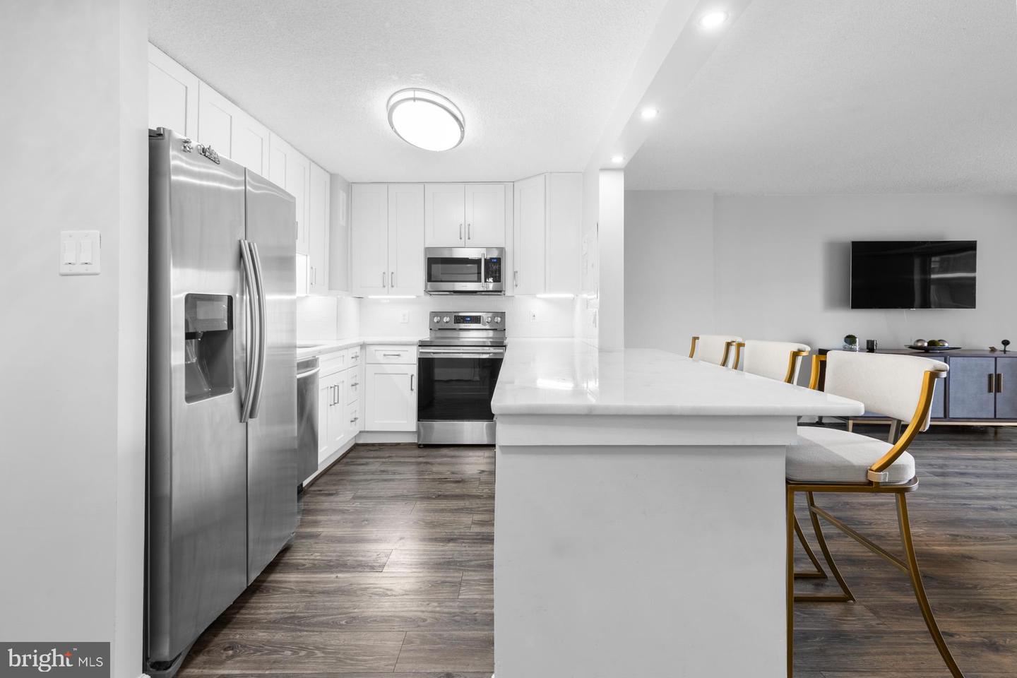 200 N Pickett St #702