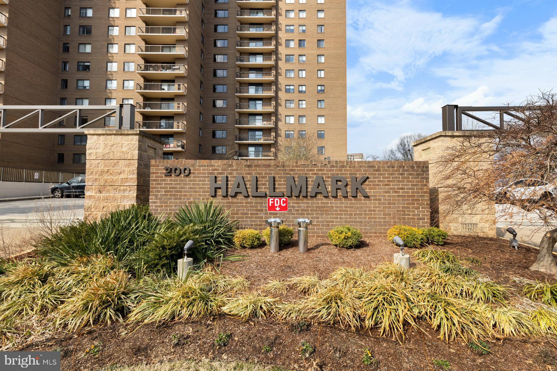 200 N Pickett St #702