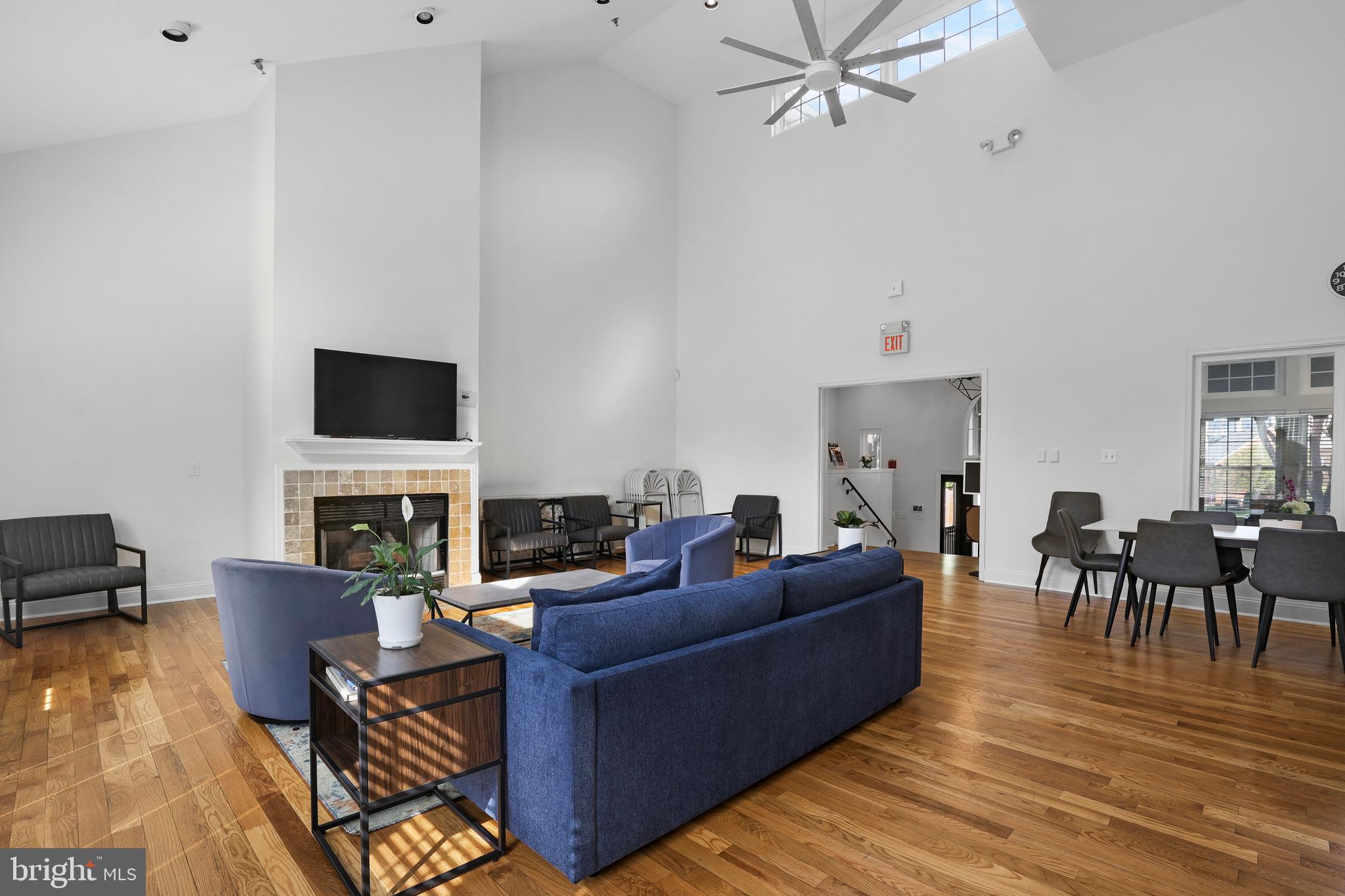 3313 WYNDHAM CIR #4211