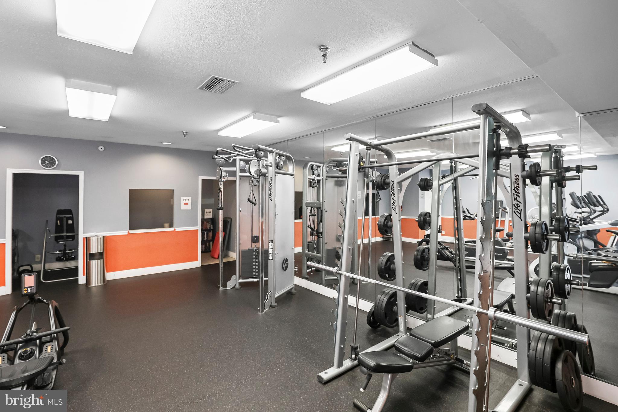 3313 WYNDHAM CIR #4211