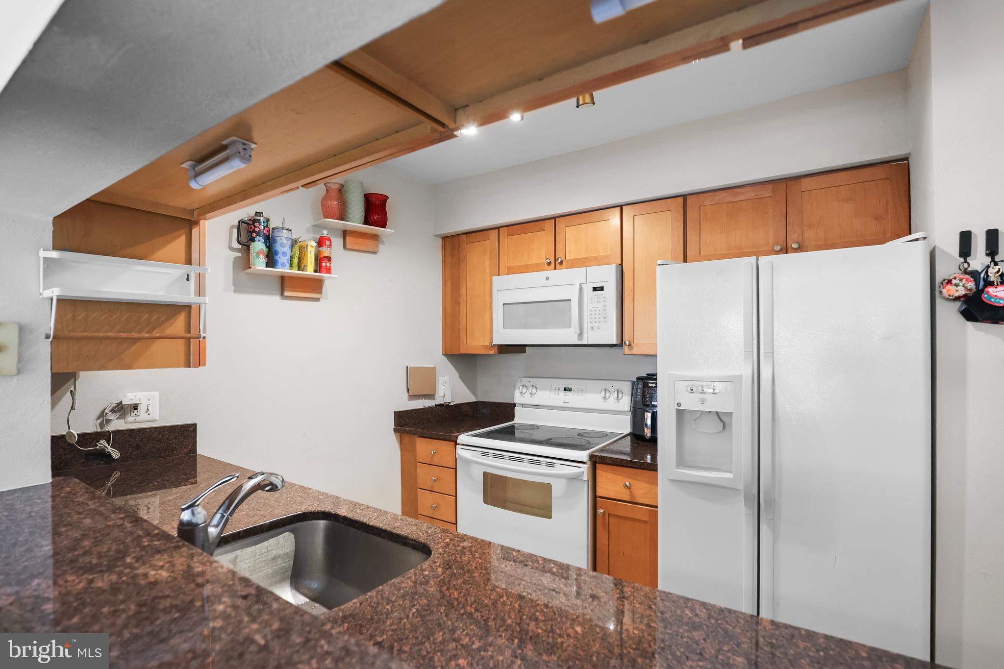 3313 WYNDHAM CIR #4211