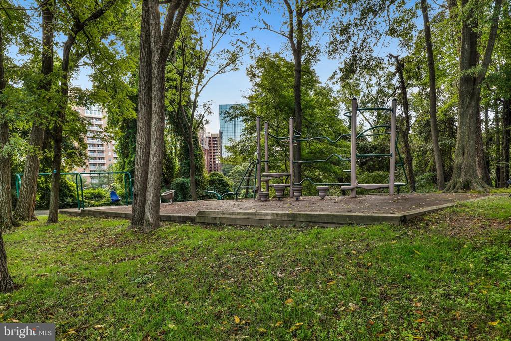 4520 KING STREET 601