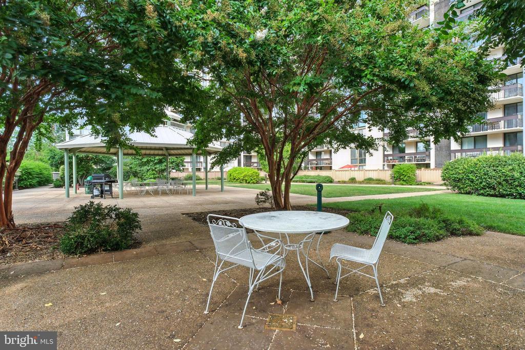 5300 HOLMES RUN PARKWAY 1210
