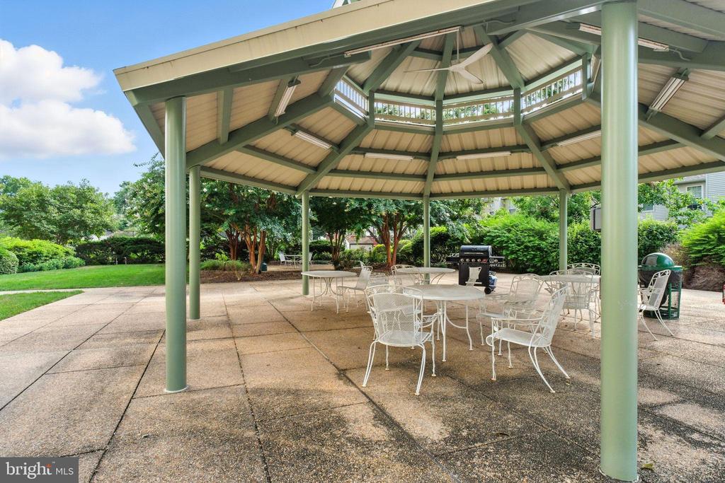 5300 HOLMES RUN PARKWAY 1210