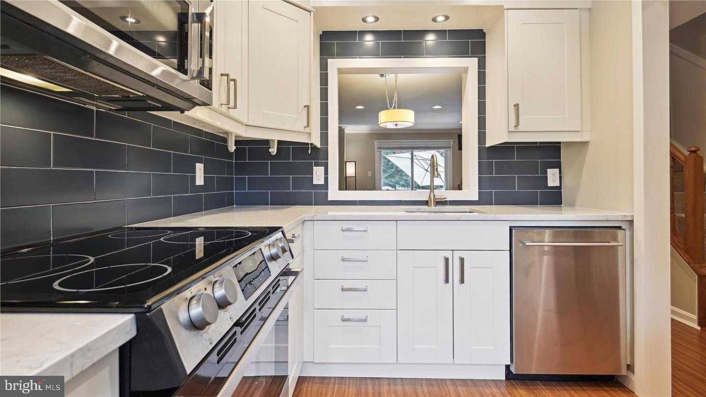 6312 CHIMNEY WOOD COURT