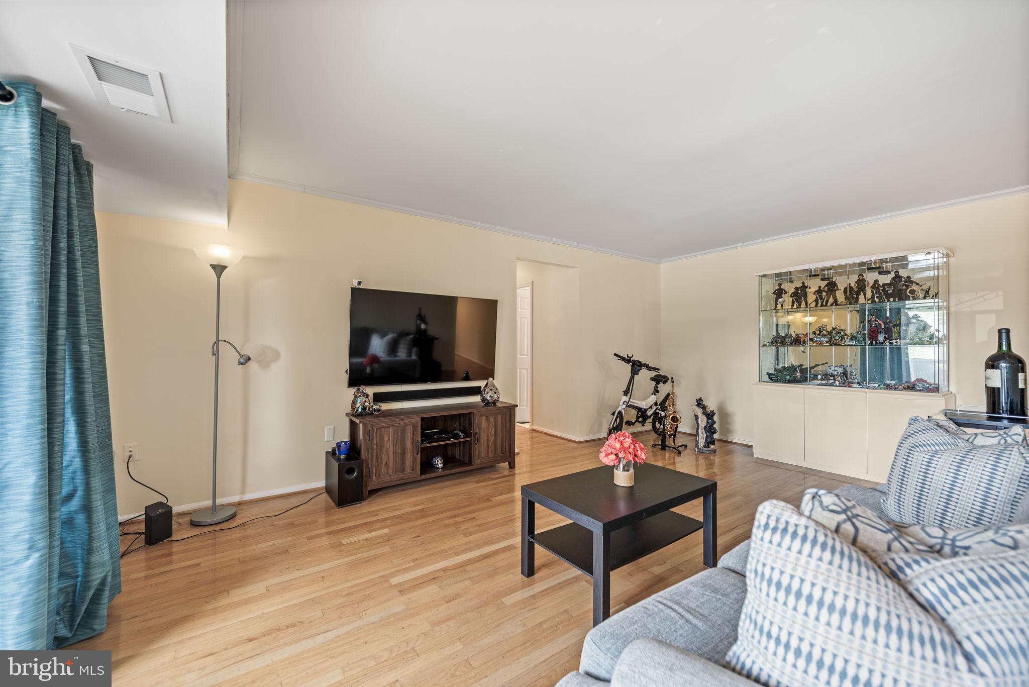 2864 Dover LANE Unit: 203