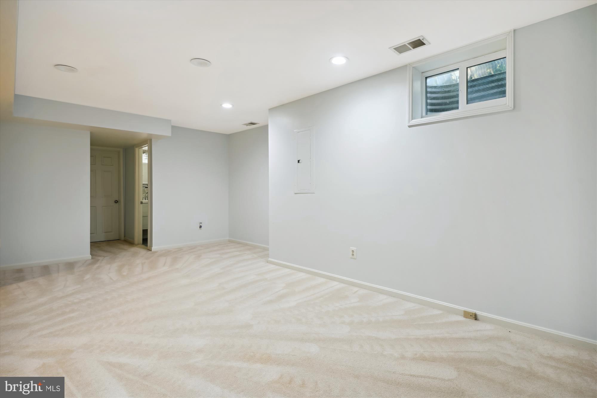 6553 PALISADES DRIVE