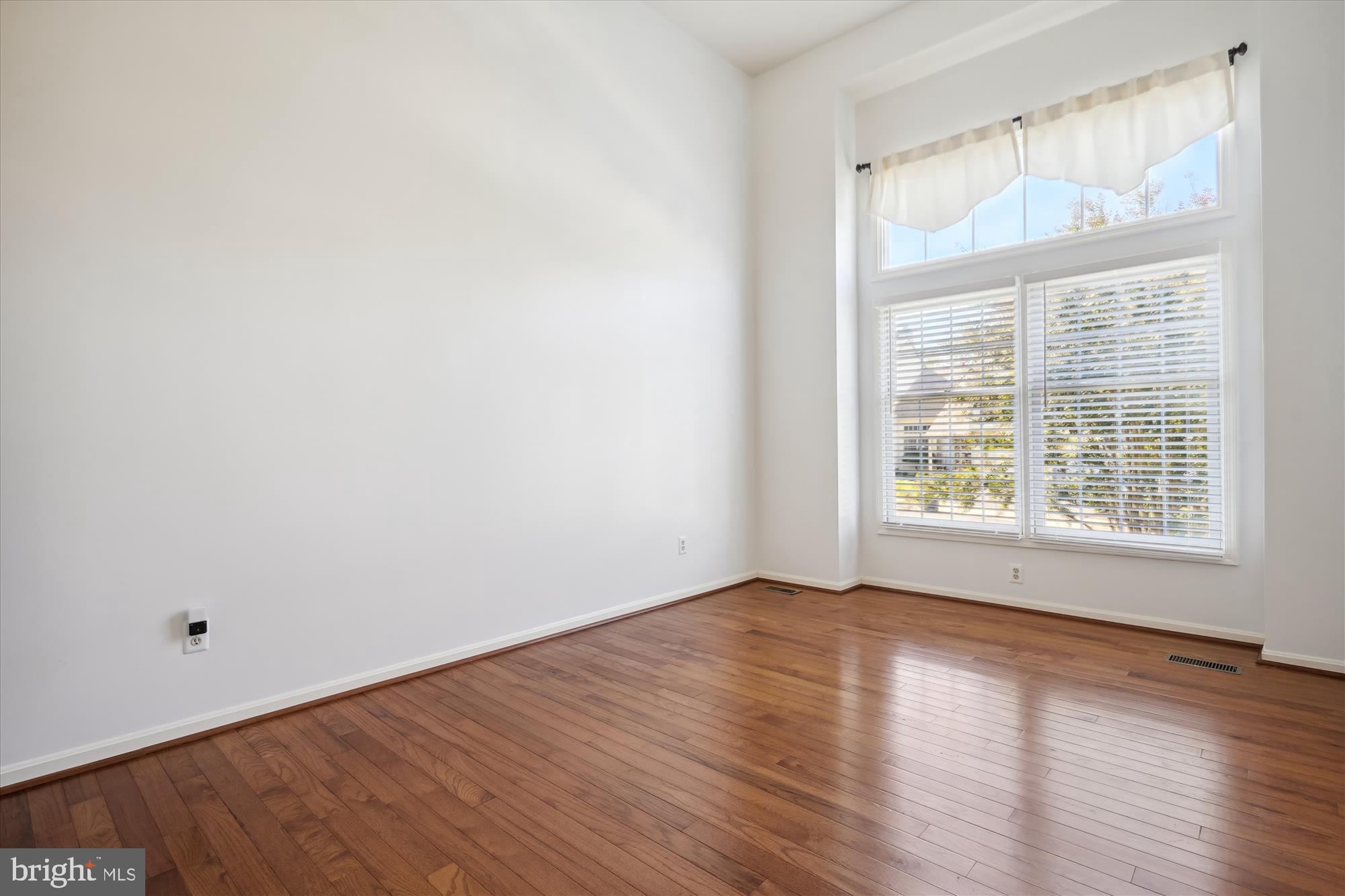 6553 PALISADES DRIVE