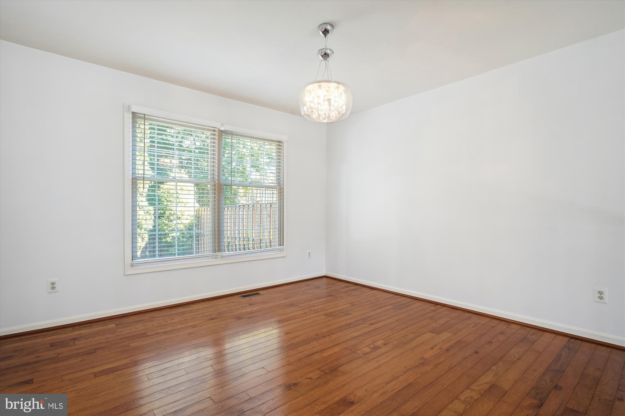 6553 PALISADES DRIVE