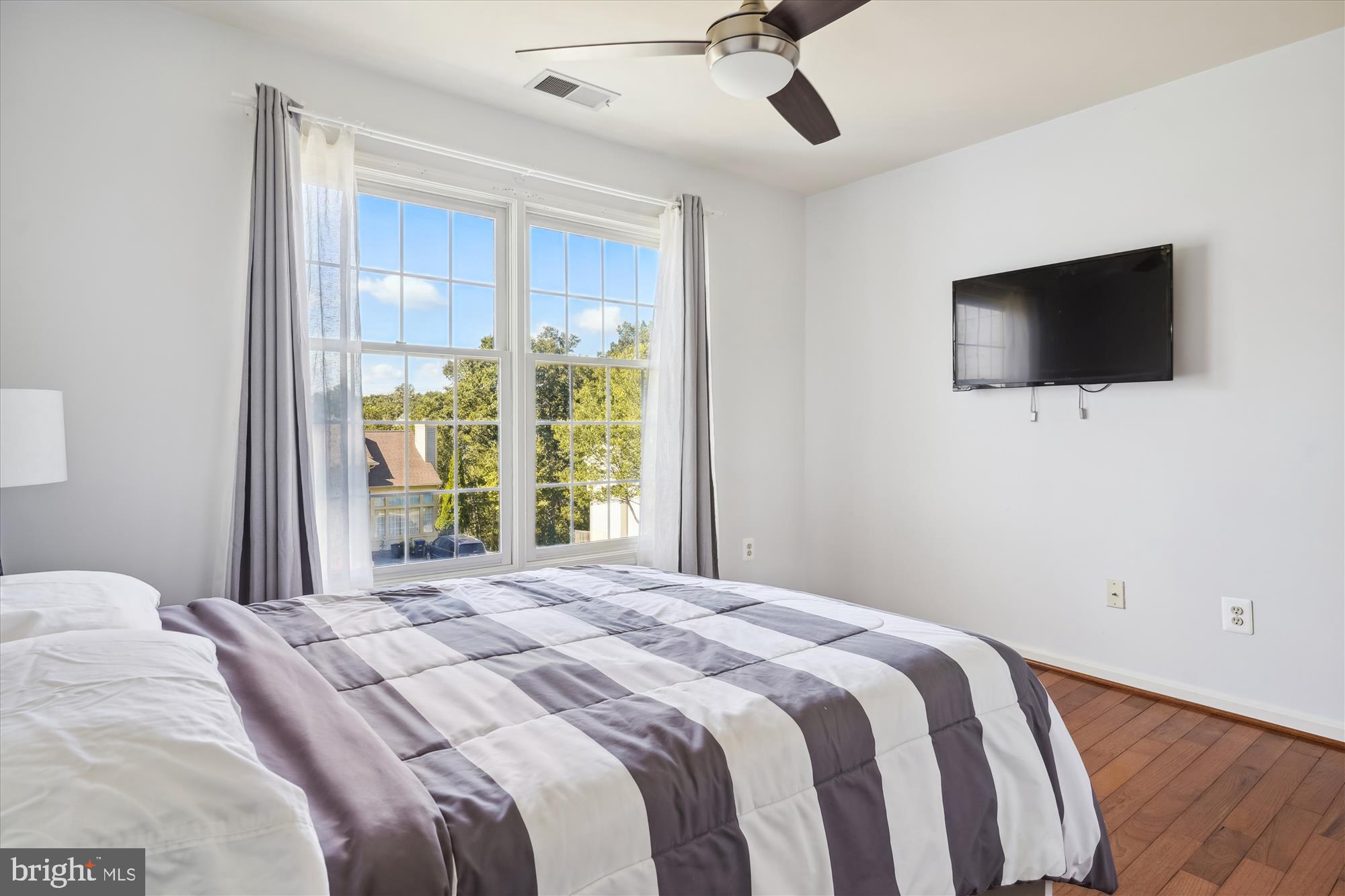 6553 PALISADES DRIVE