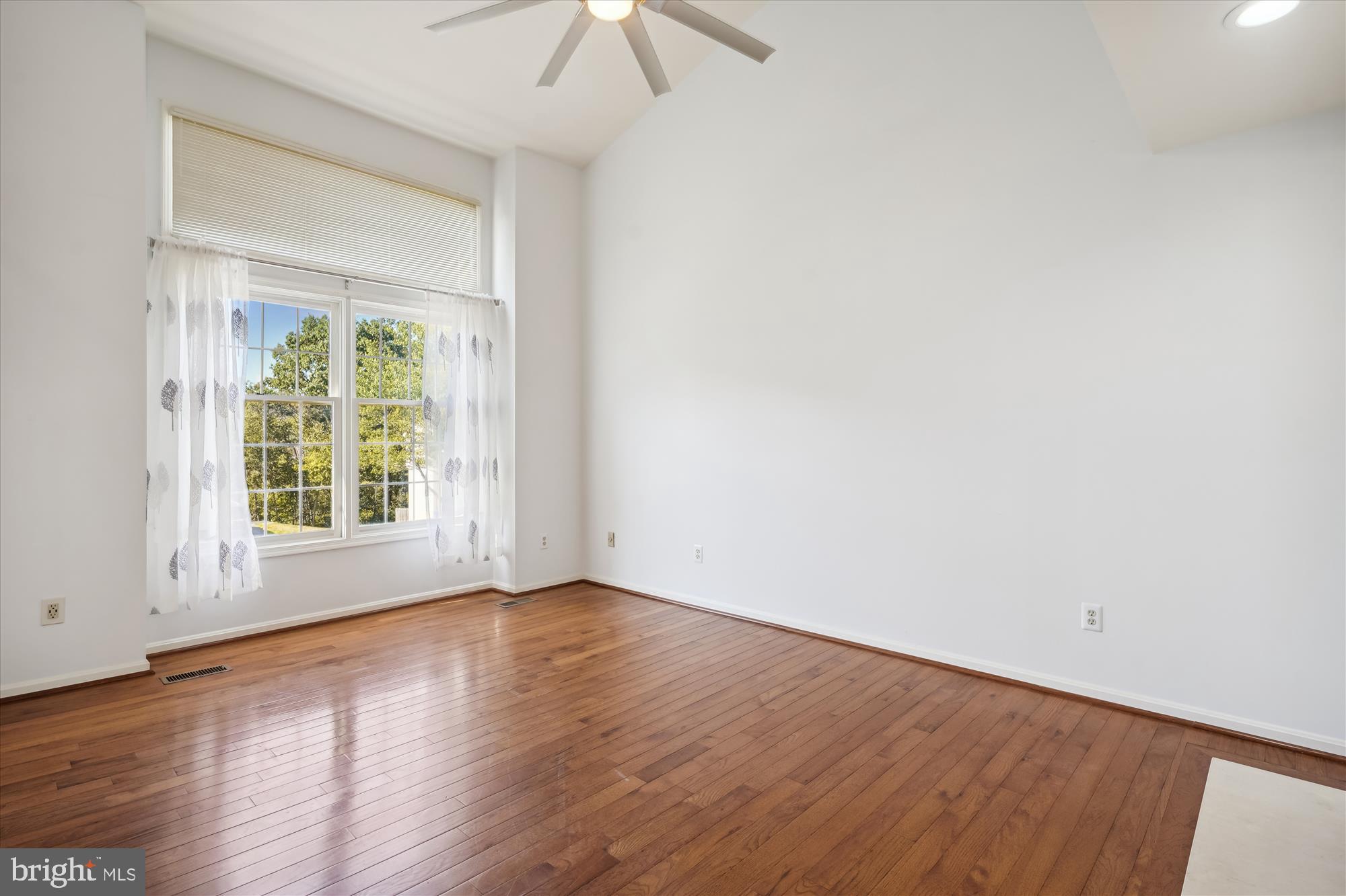 6553 PALISADES DRIVE