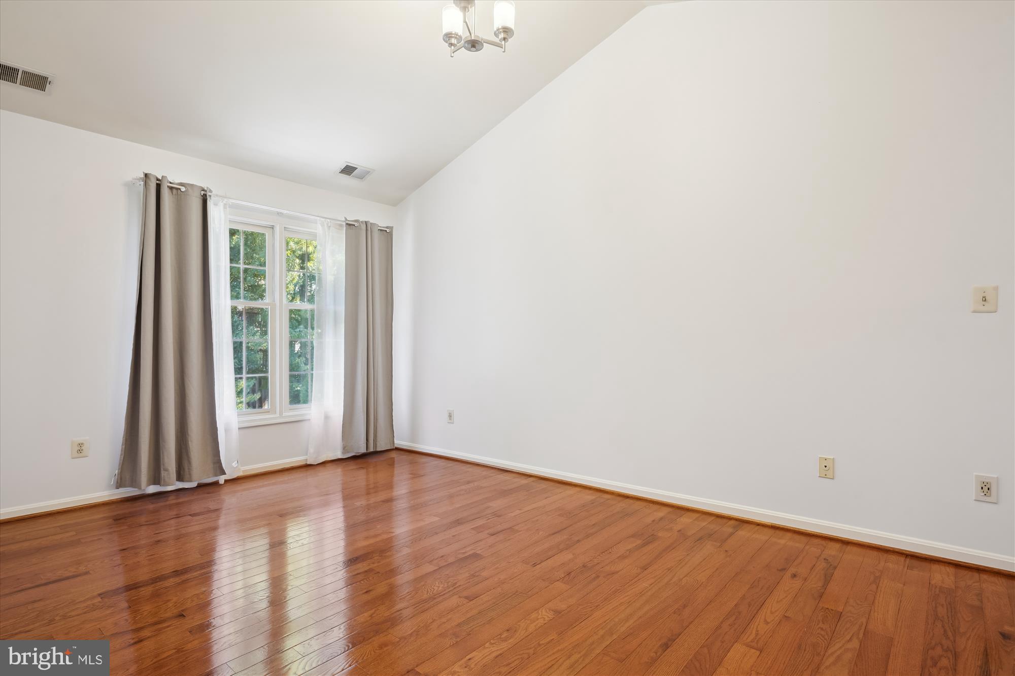 6553 PALISADES DRIVE