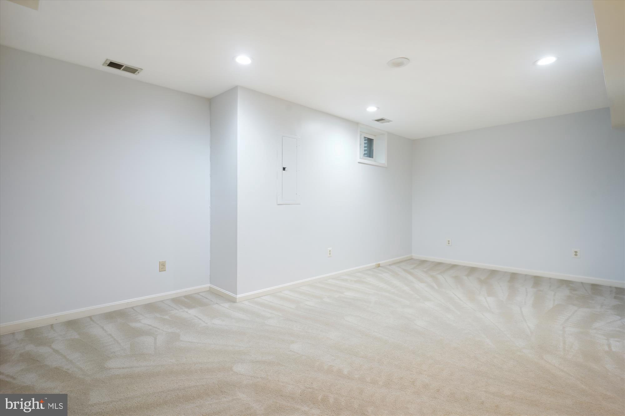 6553 PALISADES DRIVE