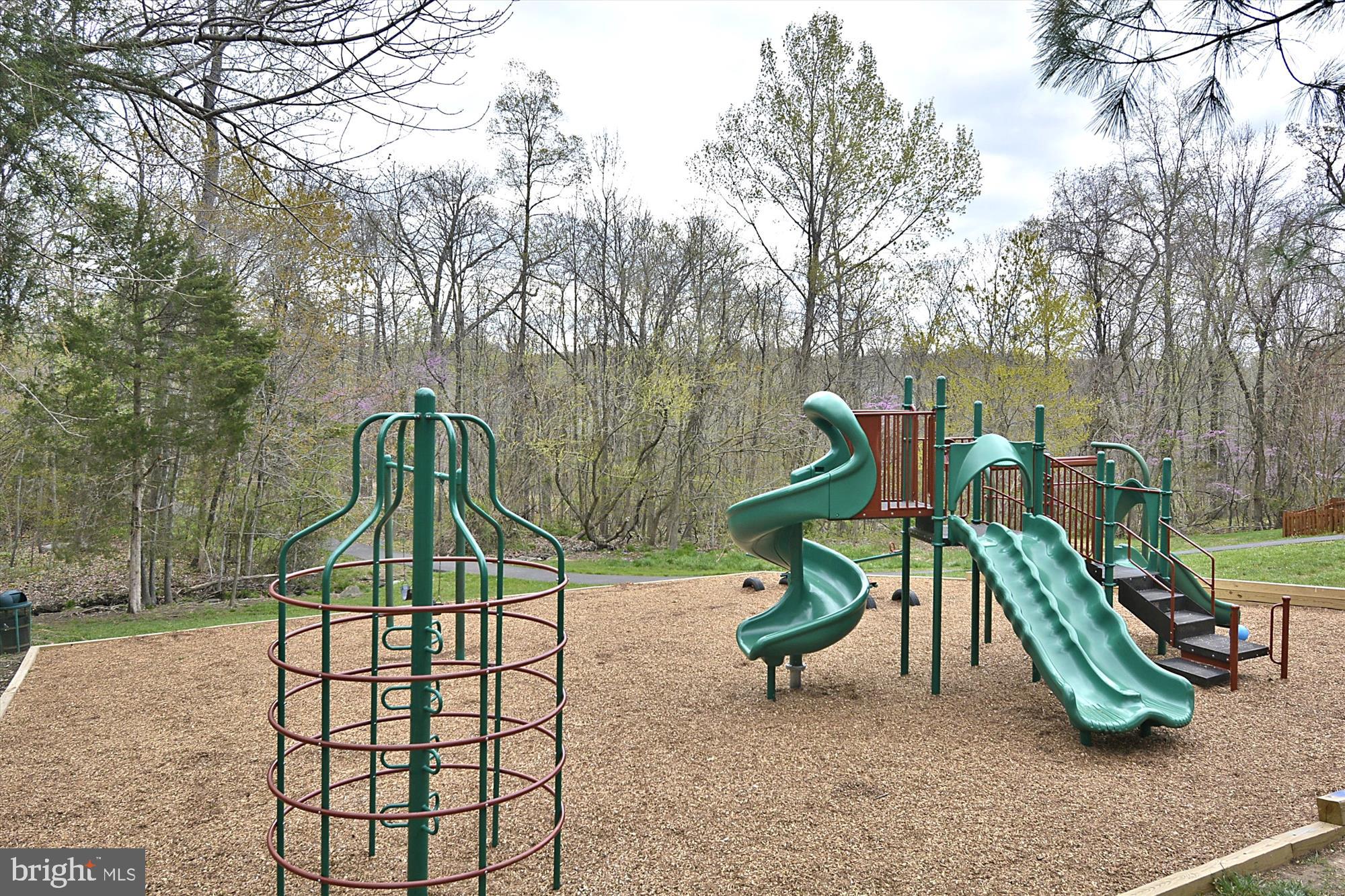 6553 PALISADES DRIVE