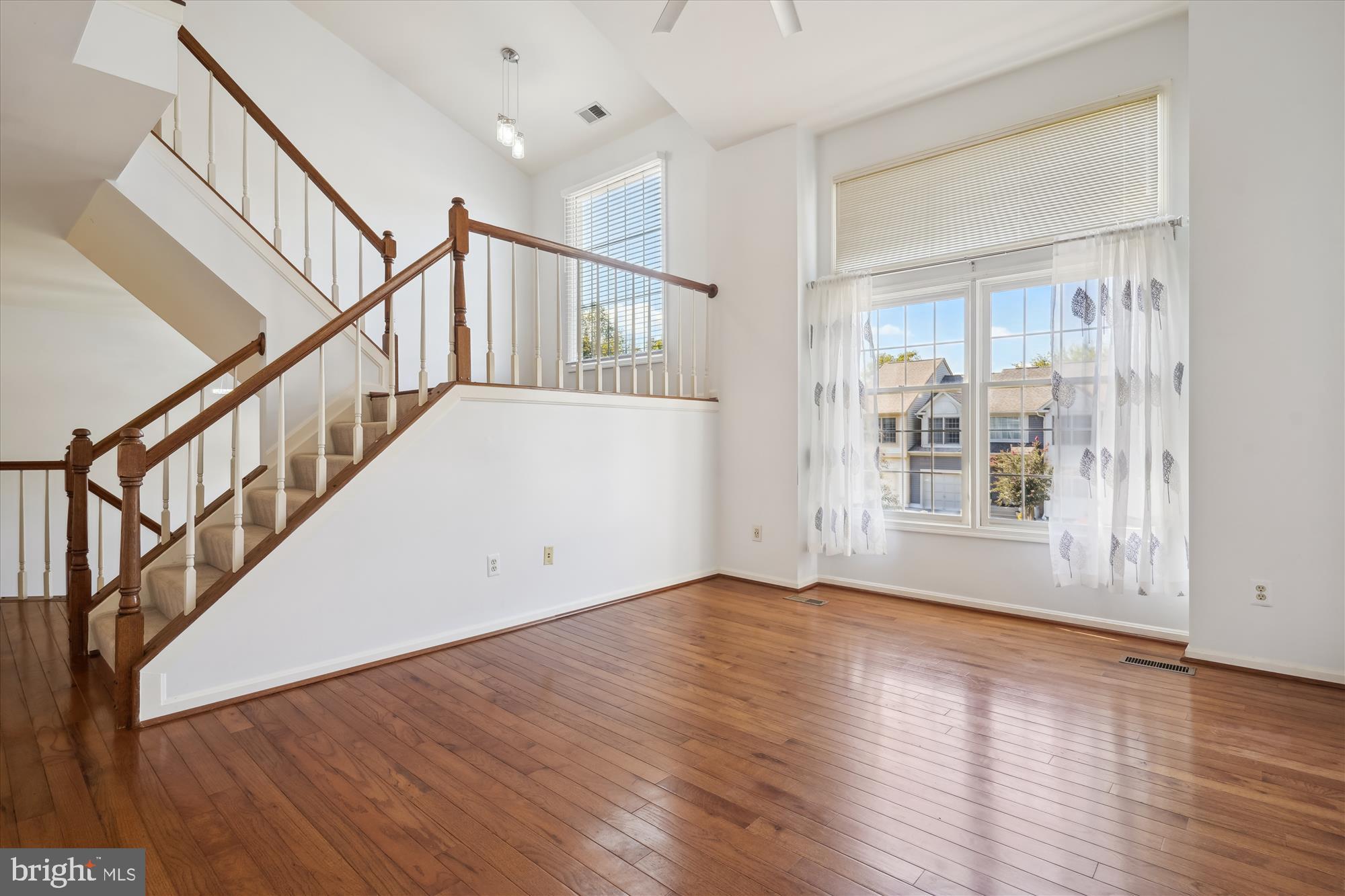 6553 PALISADES DRIVE