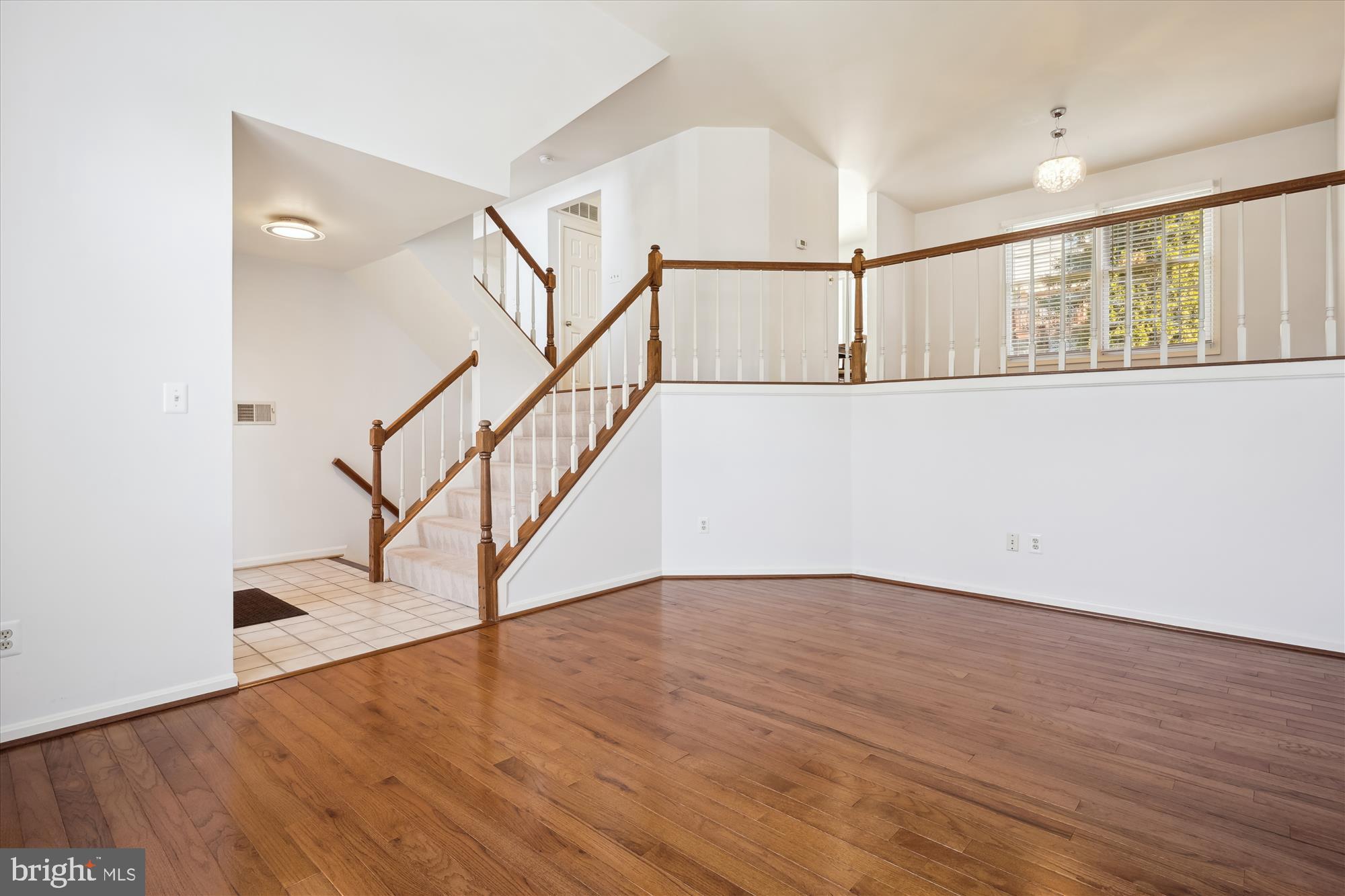 6553 PALISADES DRIVE