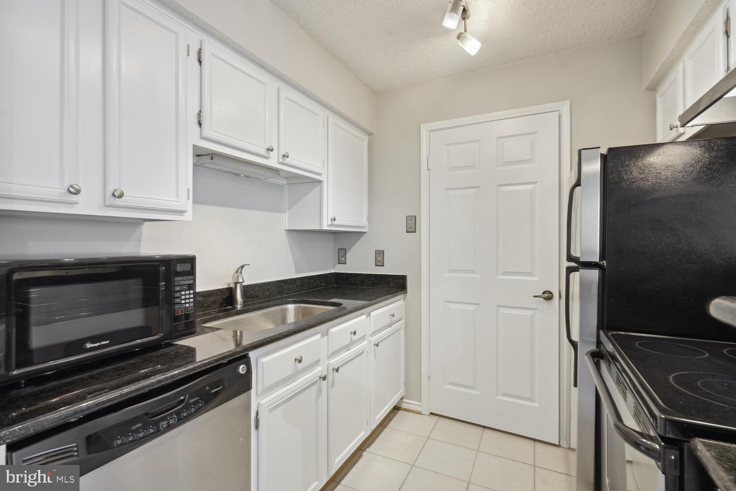 1536 Lincoln WAY Unit: 203