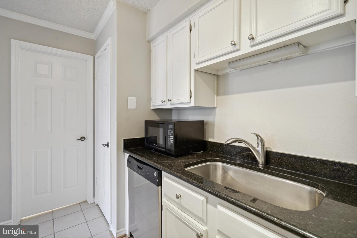 1536 Lincoln WAY Unit: 203
