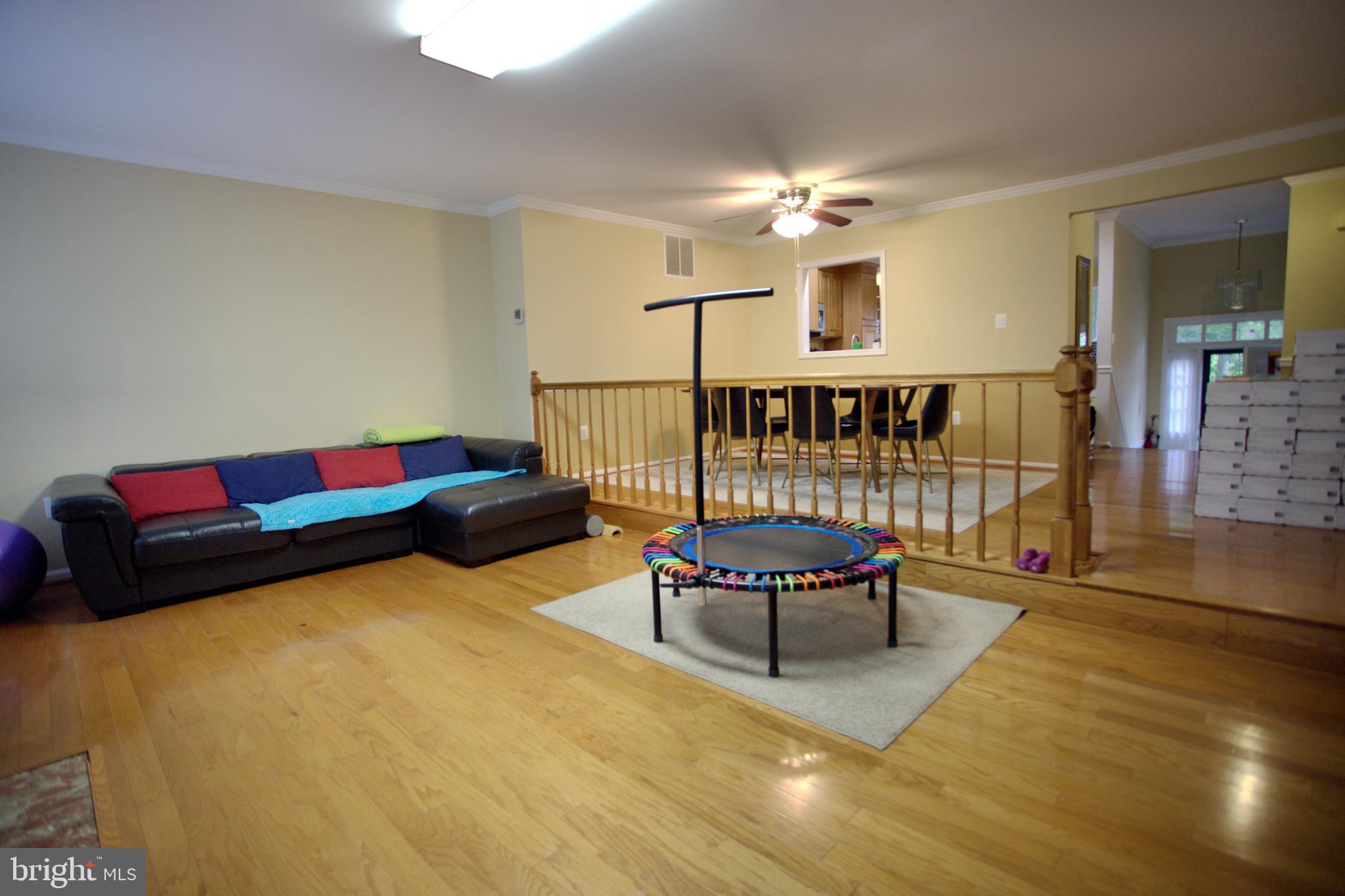 10429 CARRIAGEPARK CT