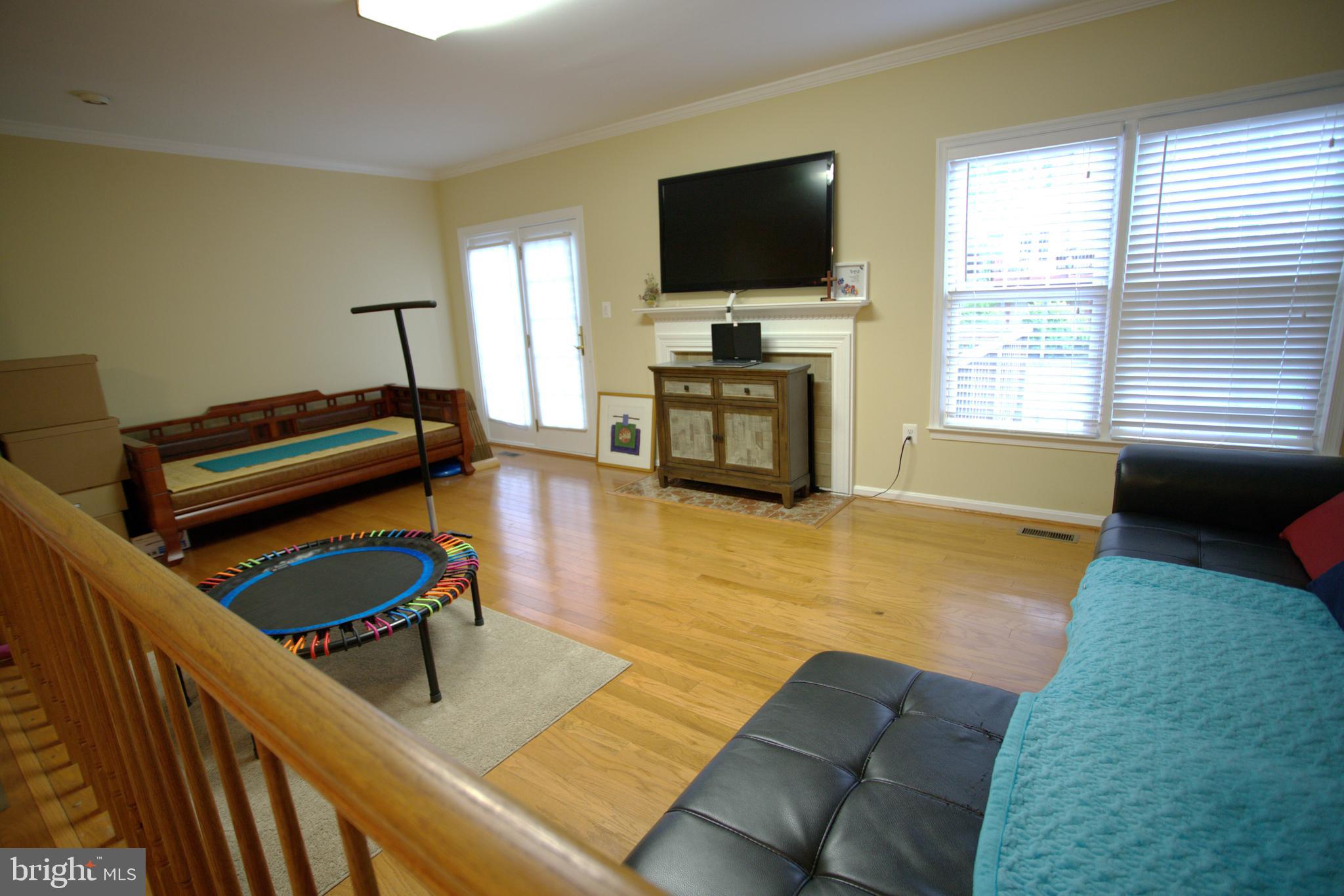 10429 CARRIAGEPARK CT