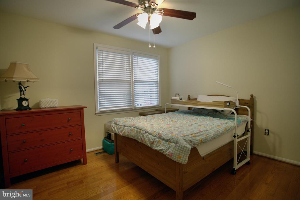 10429 CARRIAGEPARK CT