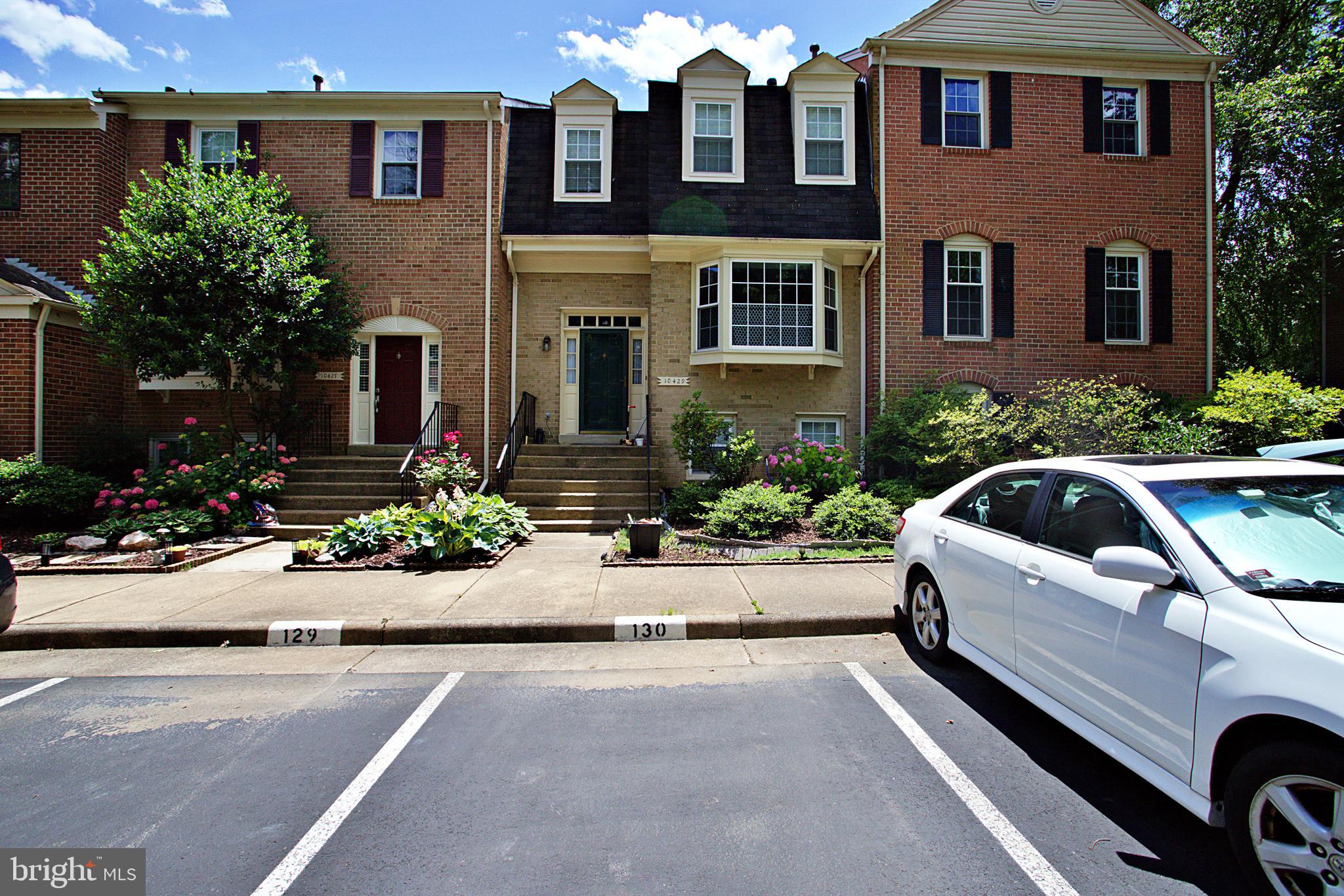 10429 CARRIAGEPARK CT