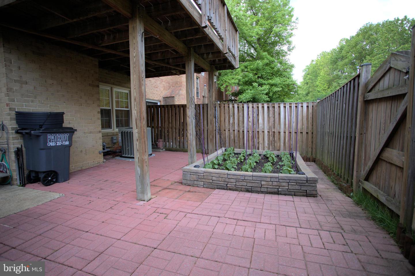 10429 CARRIAGEPARK CT