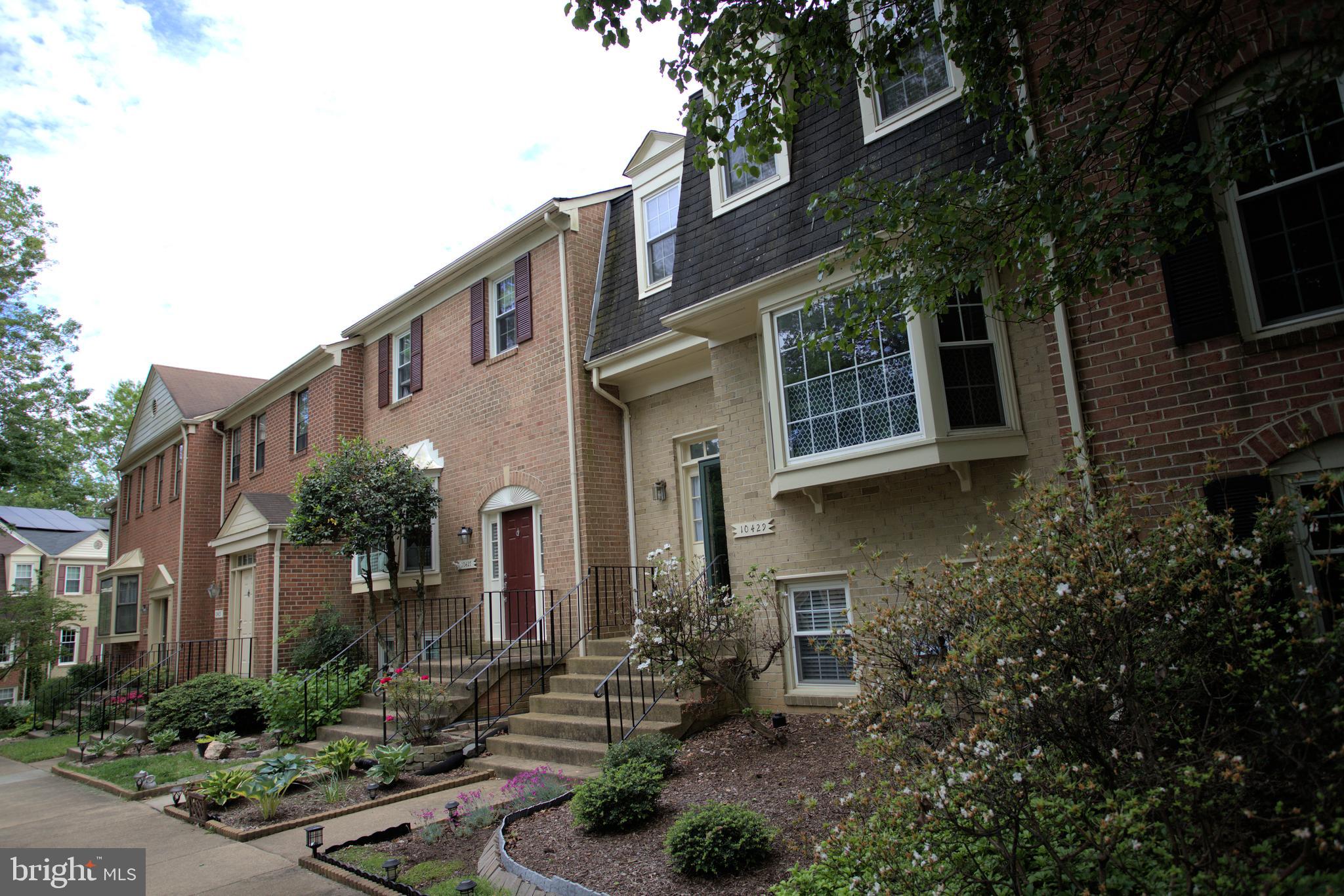 10429 CARRIAGEPARK CT