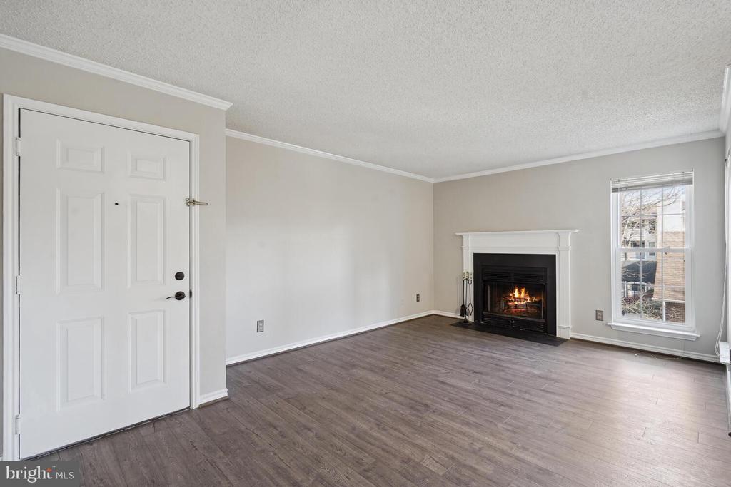 1536 LINCOLN WAY #203