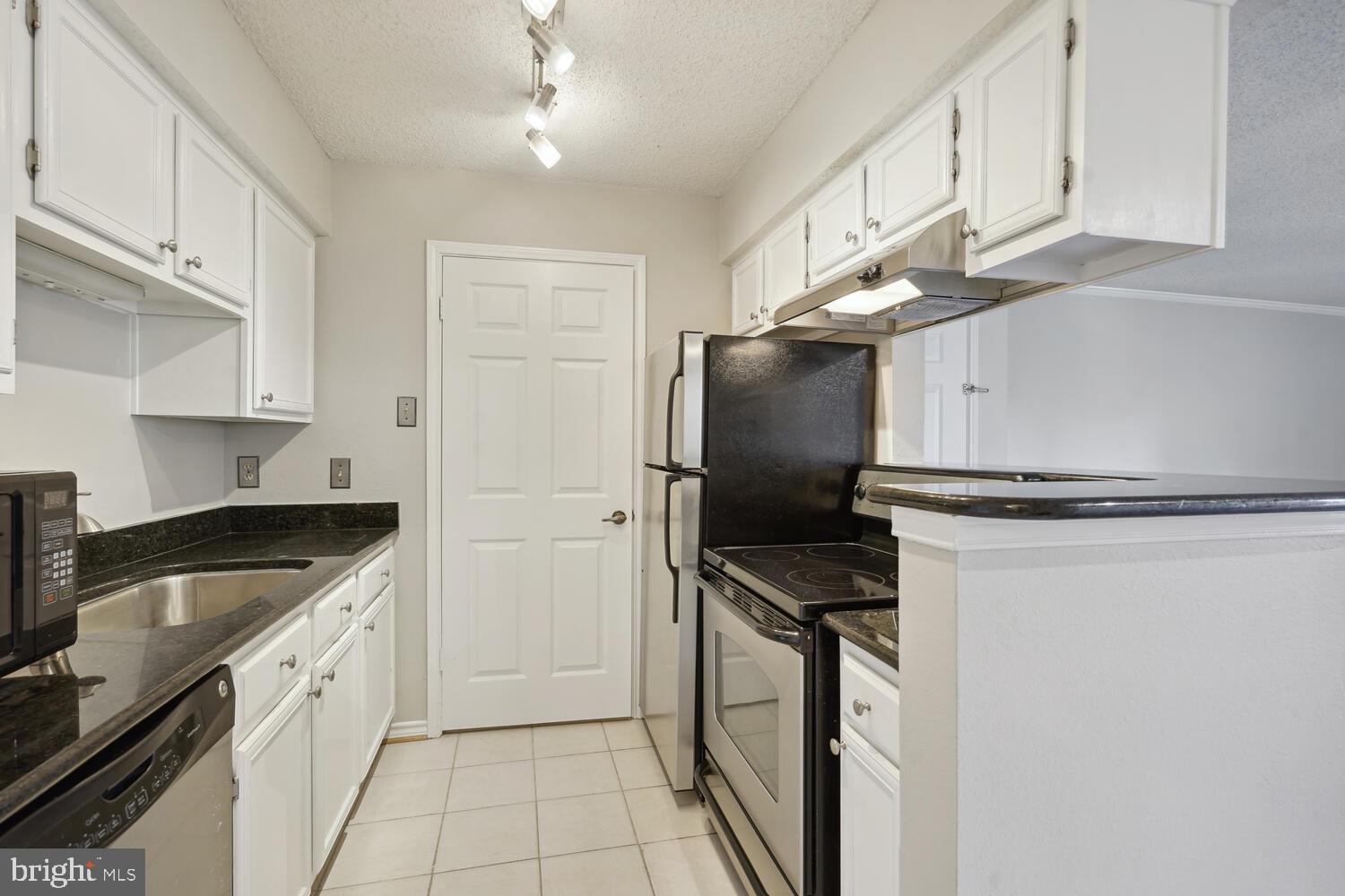 1536 LINCOLN WAY 203
