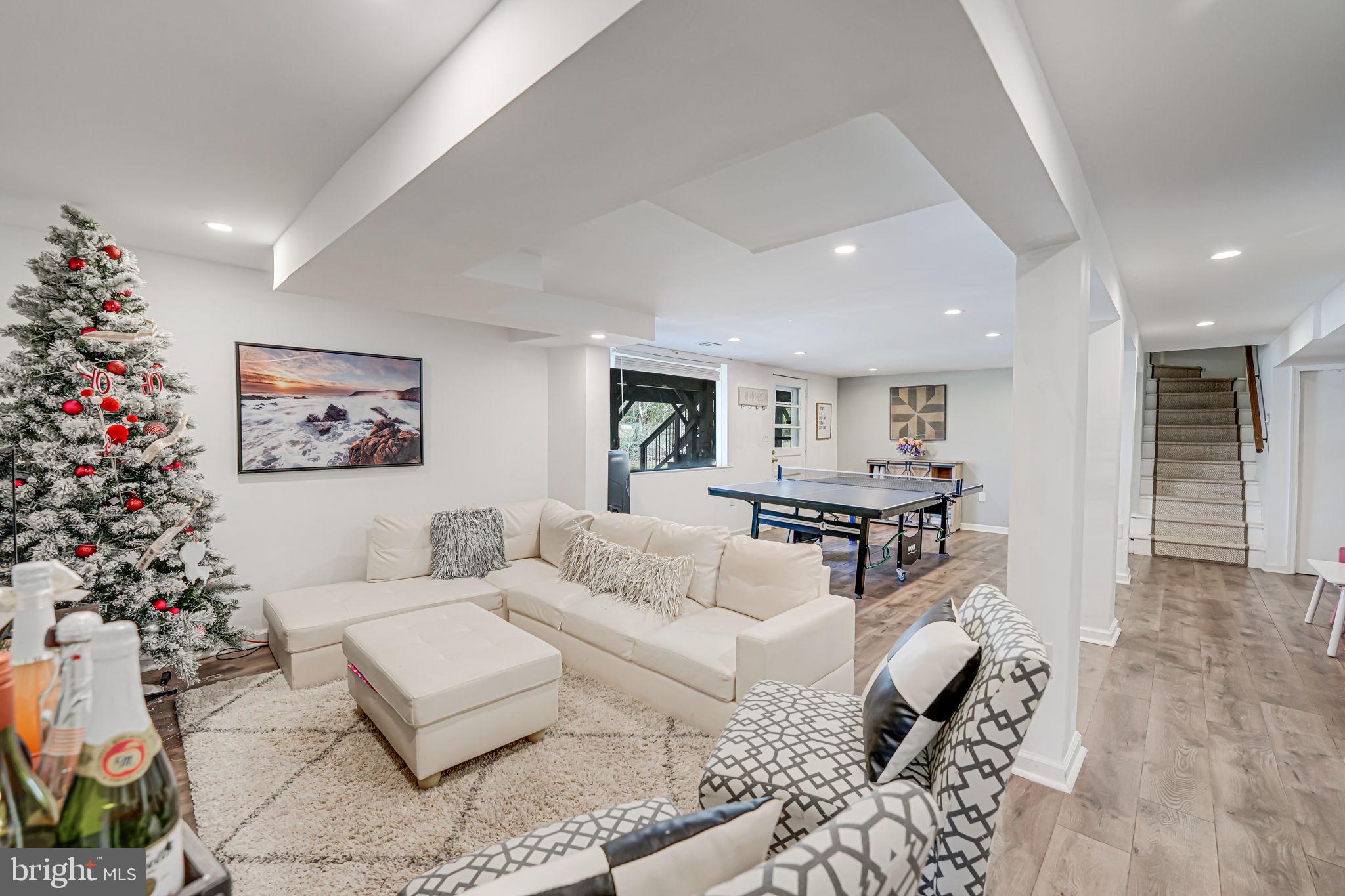 8008 James Russell Rd