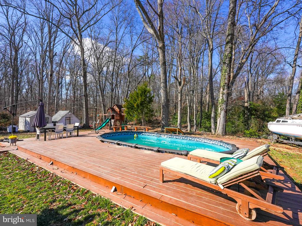 8008 James Russell Rd