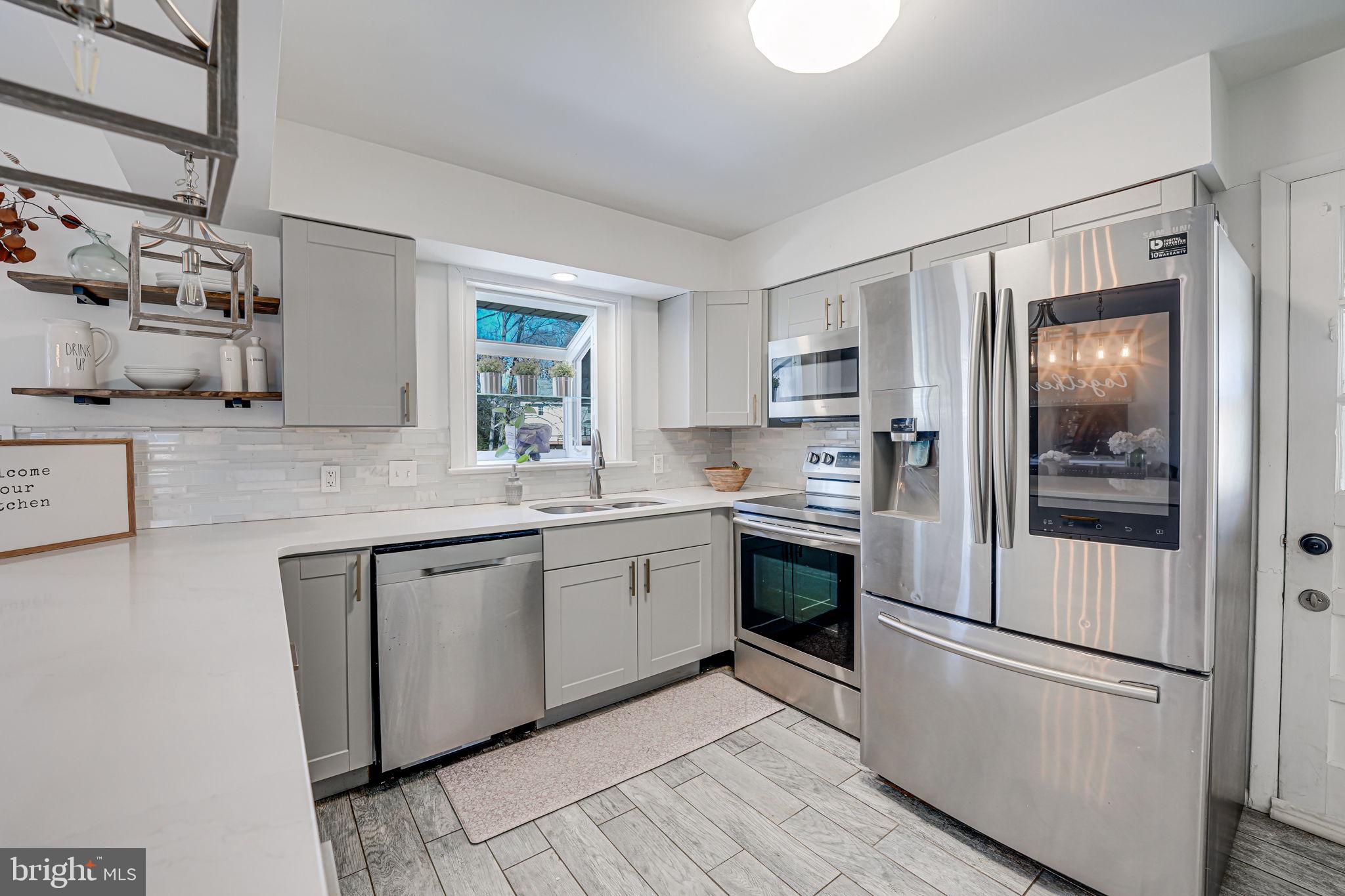 8008 James Russell Rd