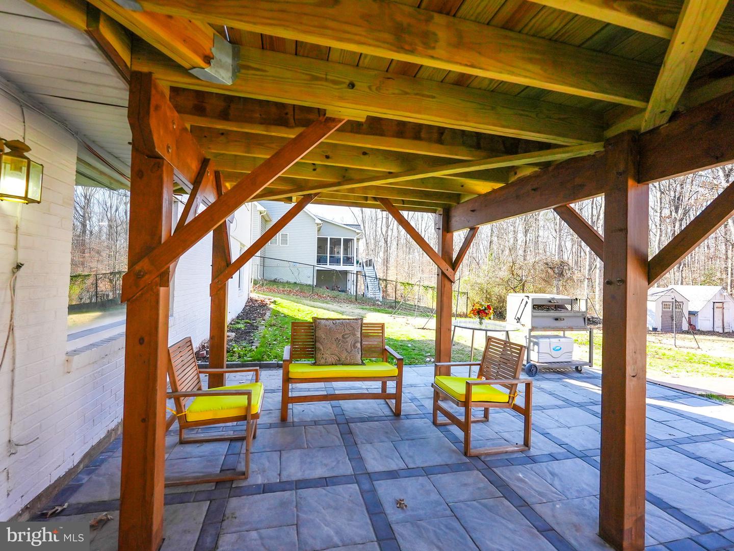 8008 James Russell Rd
