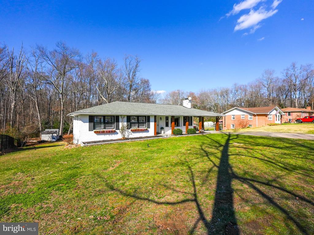 8008 James Russell Rd