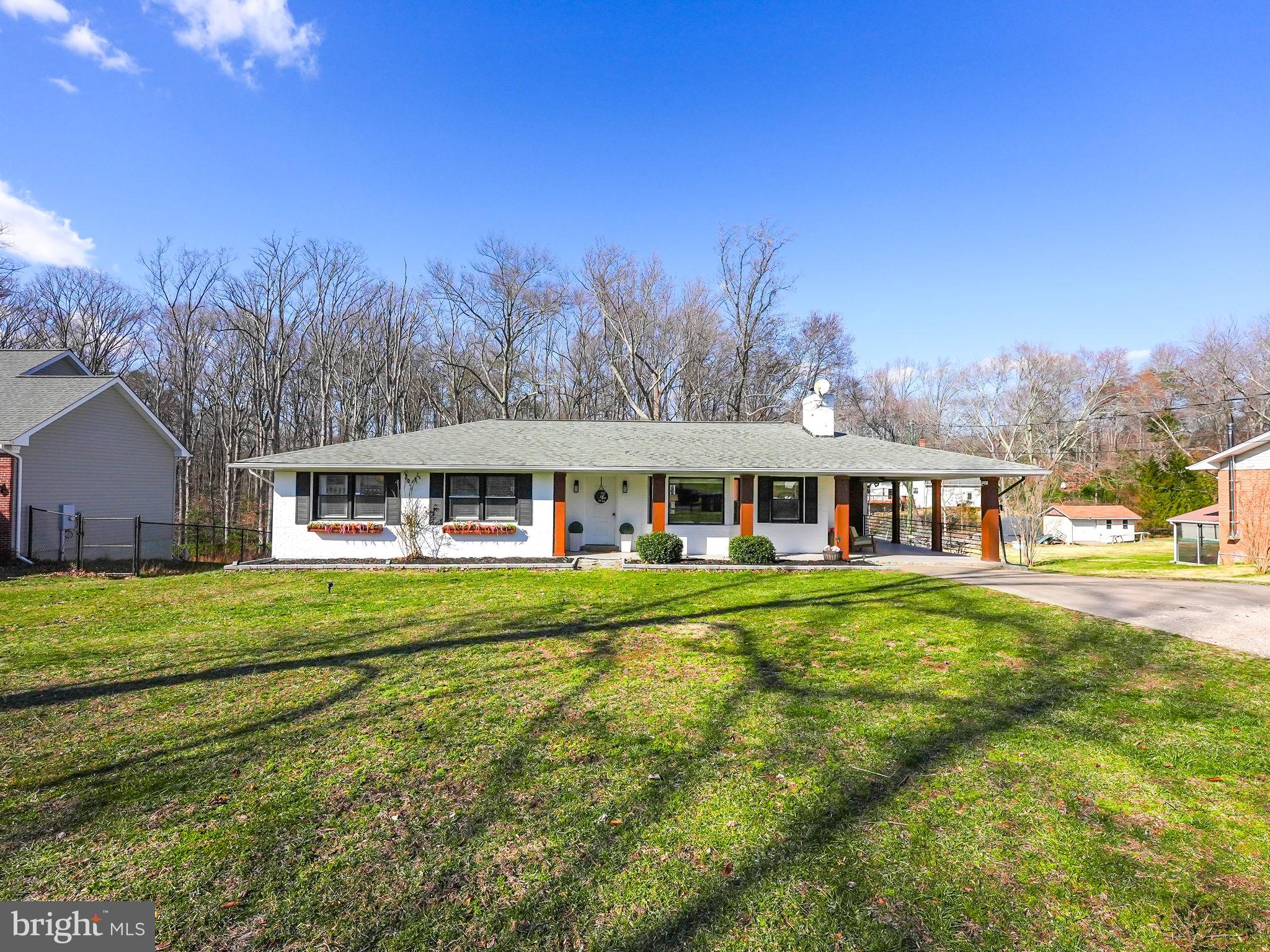 8008 James Russell Rd