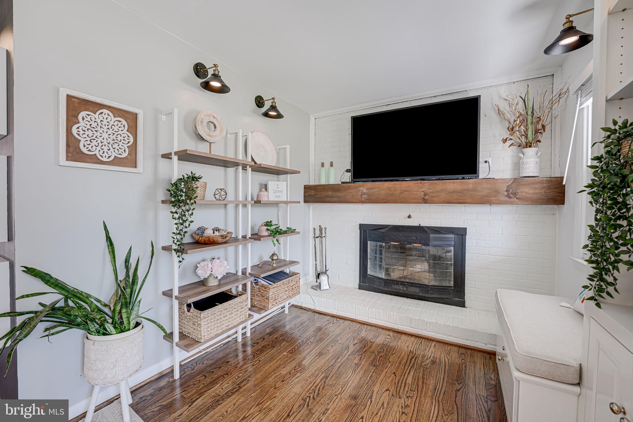 8008 James Russell Rd