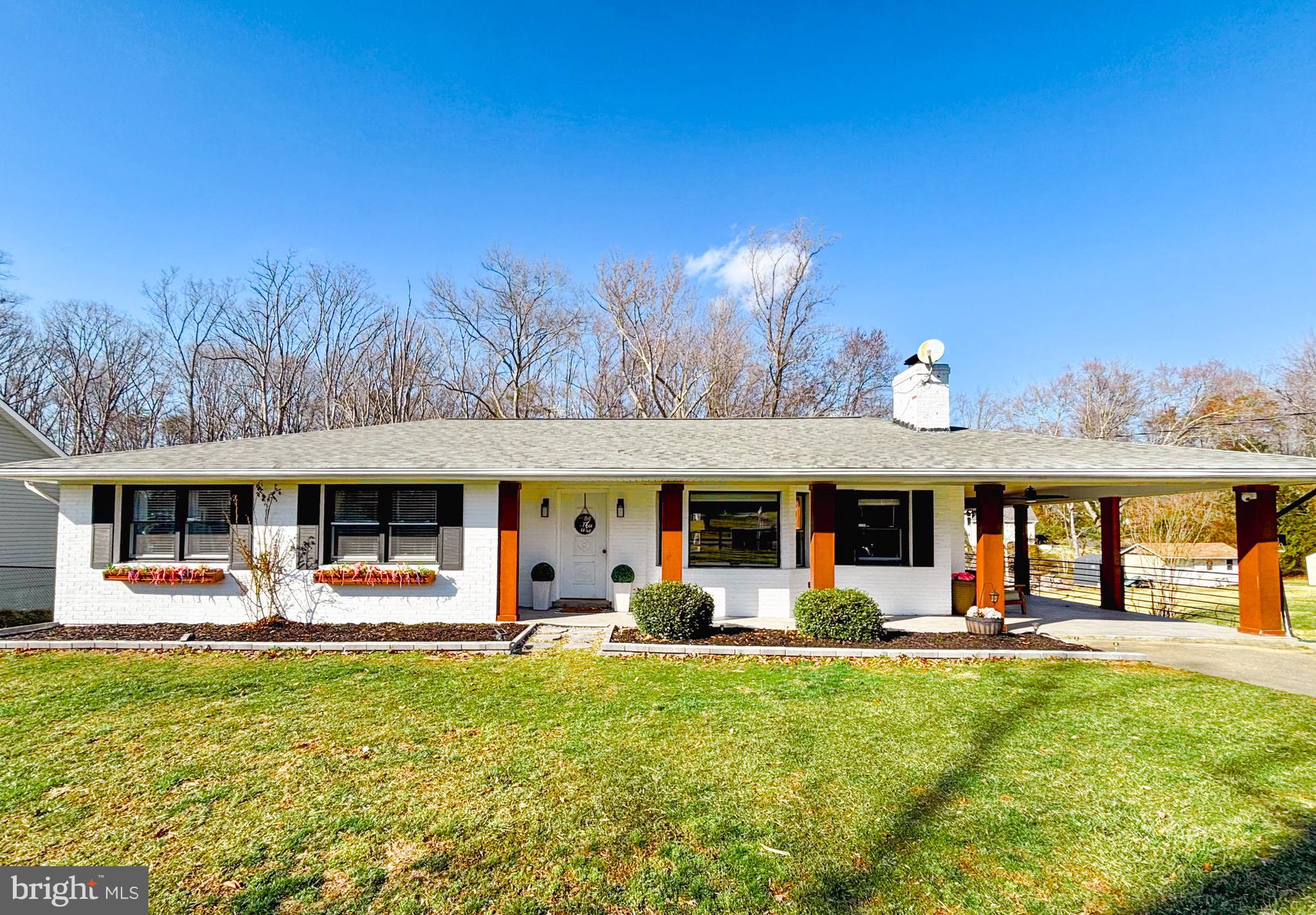 8008 James Russell Rd