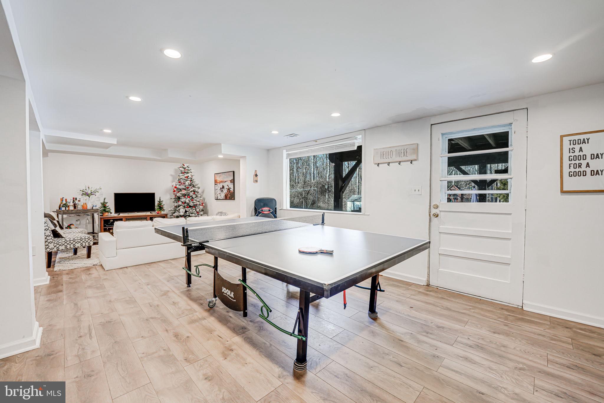 8008 James Russell Rd