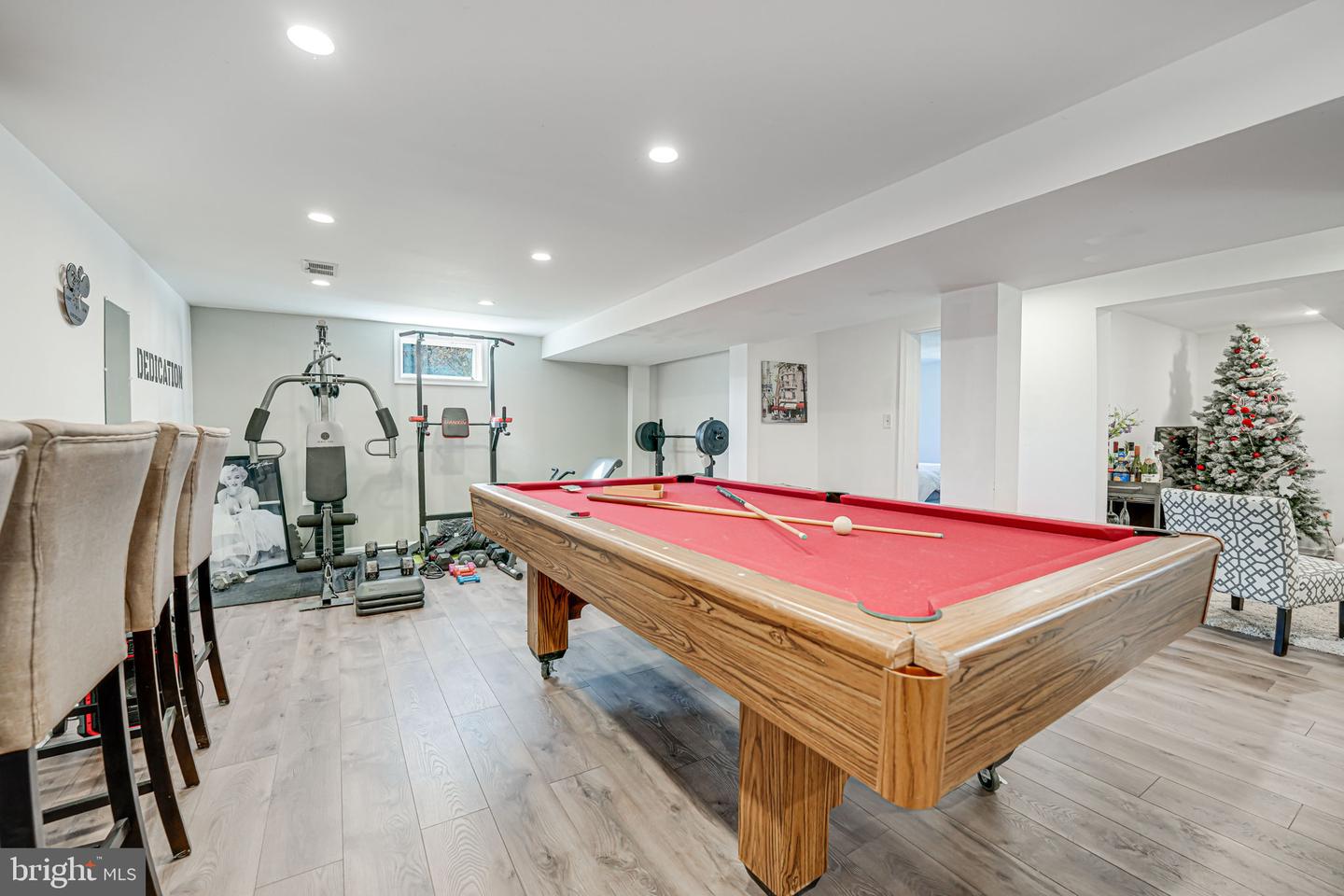 8008 James Russell Rd