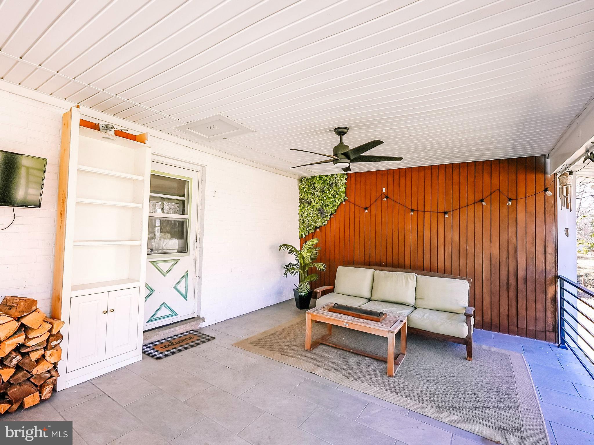 8008 James Russell Rd