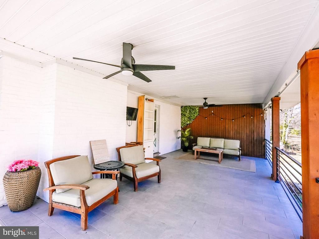 8008 James Russell Rd
