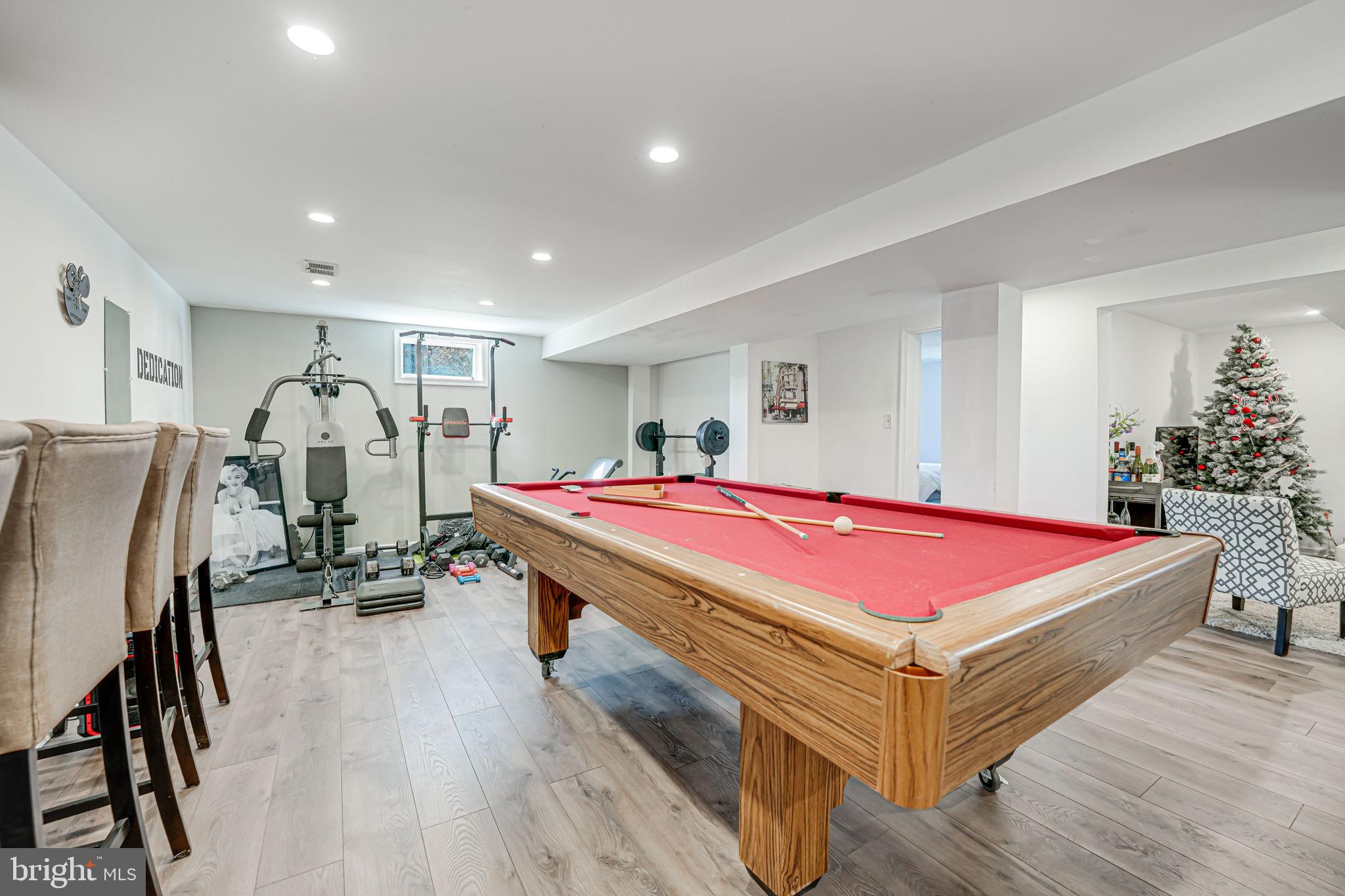 8008 James Russell Rd