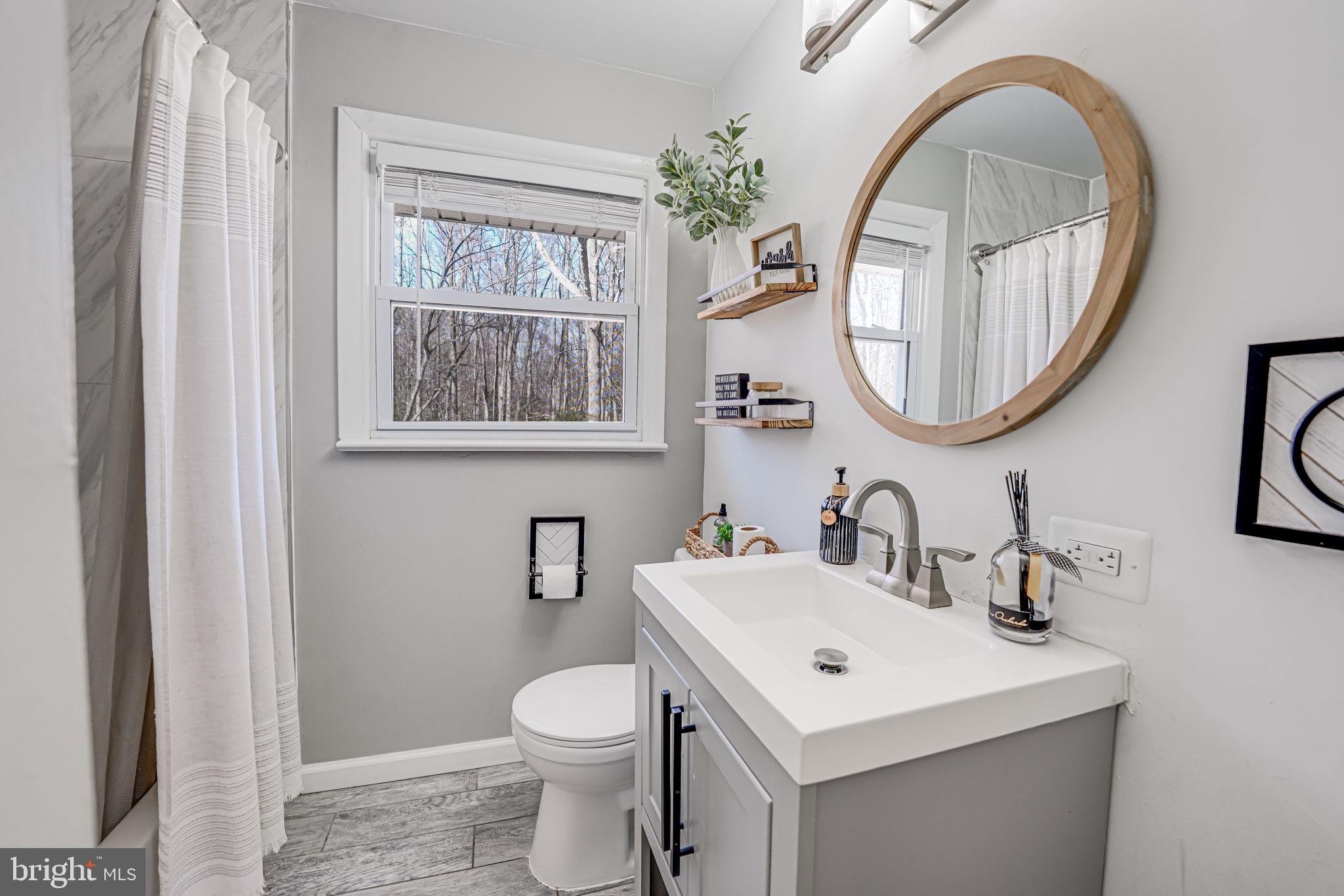 8008 James Russell Rd