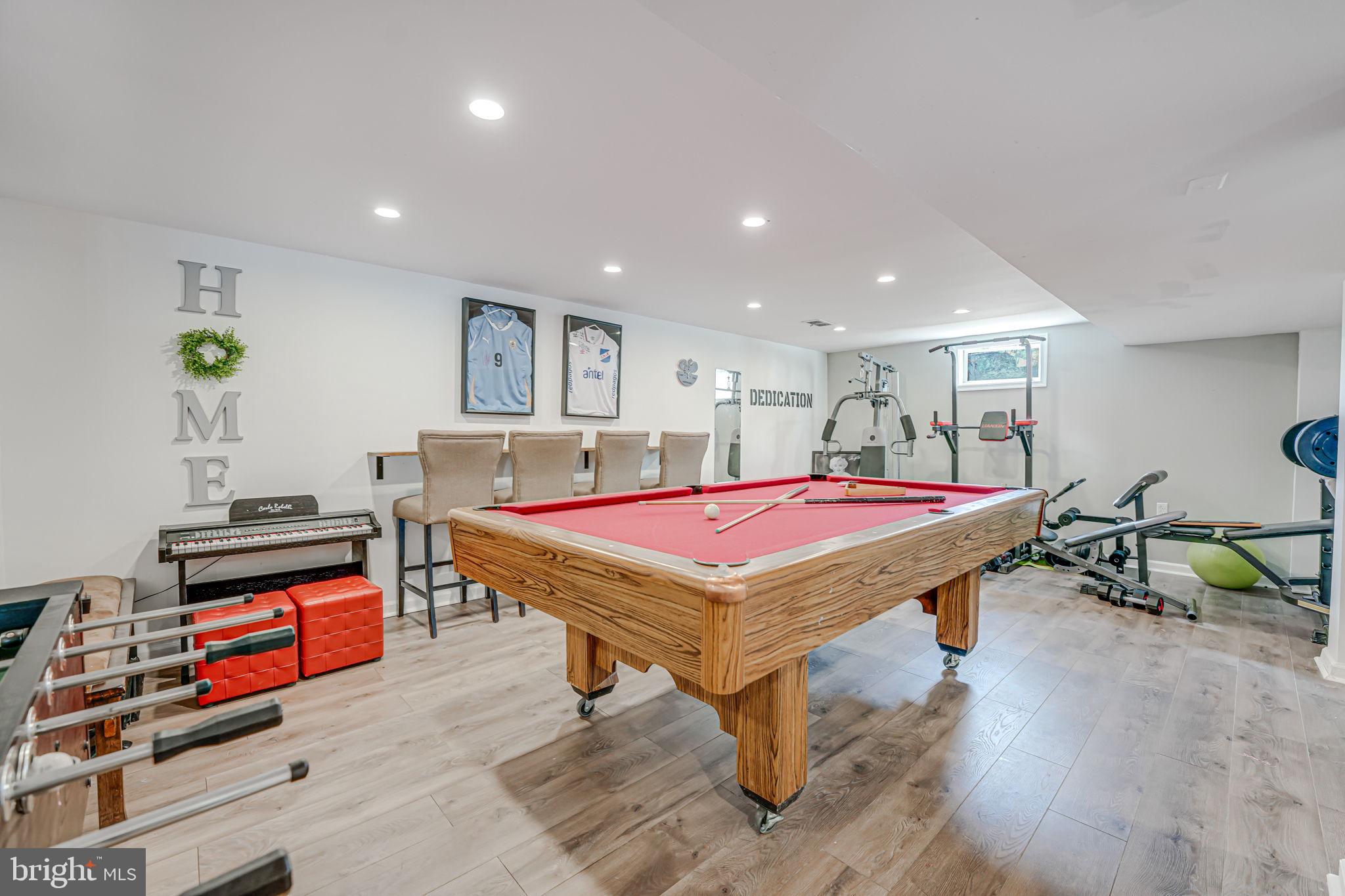 8008 James Russell Rd