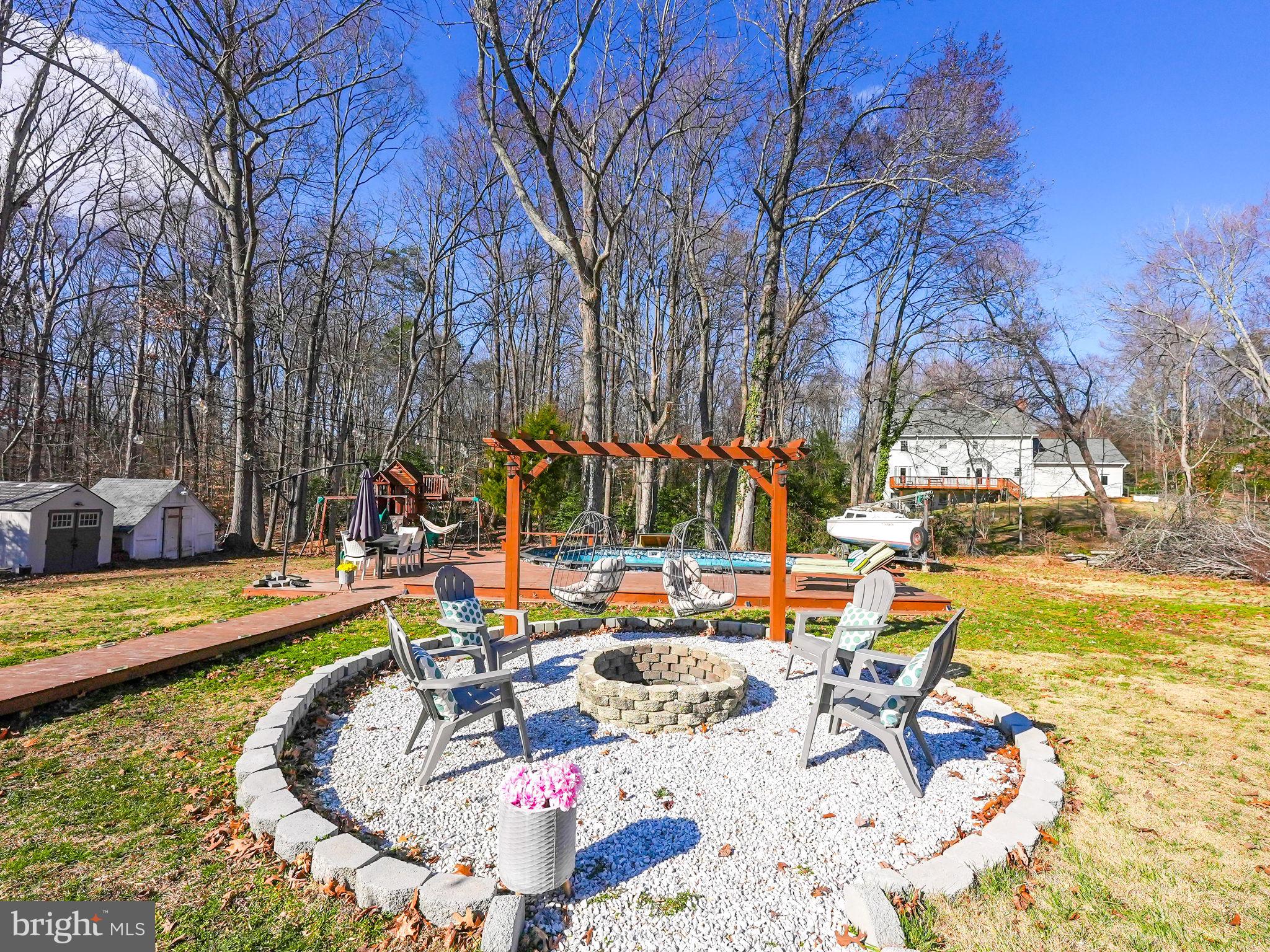 8008 James Russell Rd