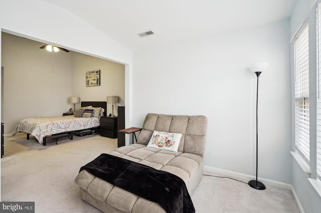 3824 Koval Ln