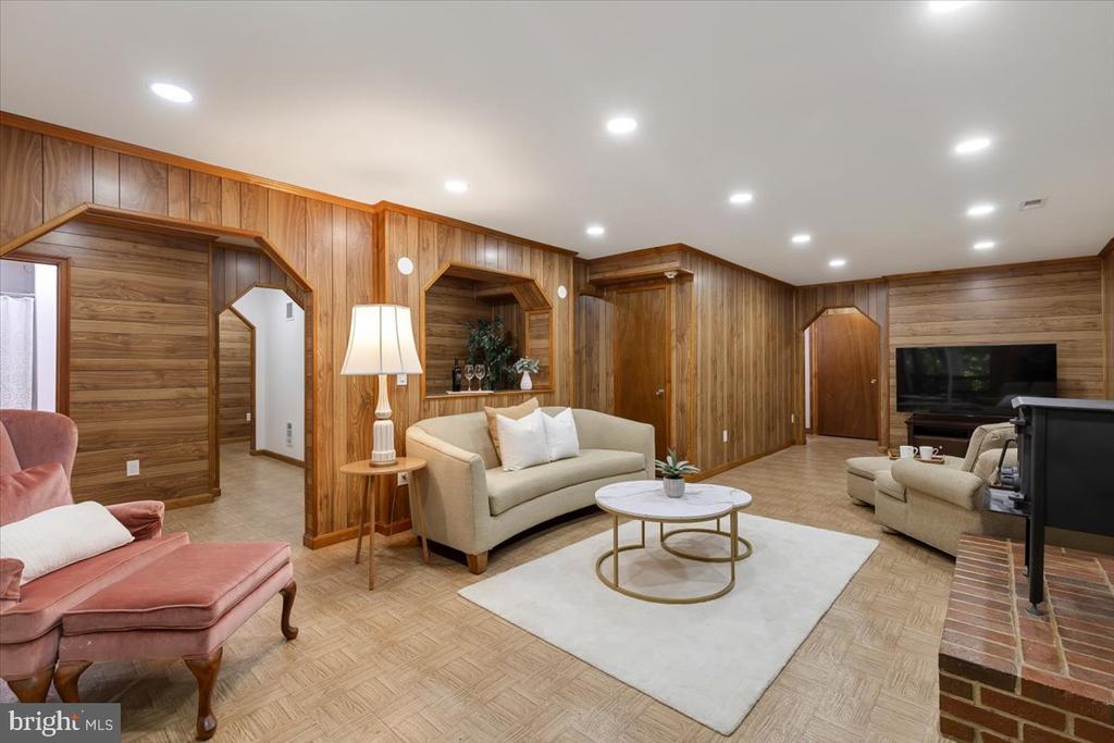 12212 WOODLARK COURT