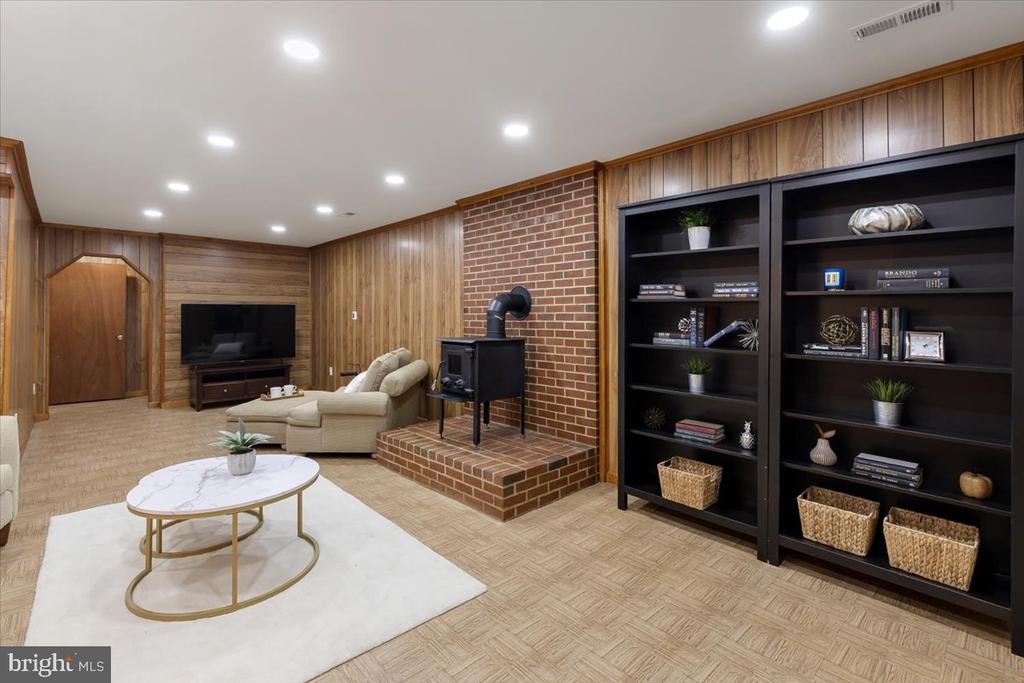 12212 WOODLARK COURT